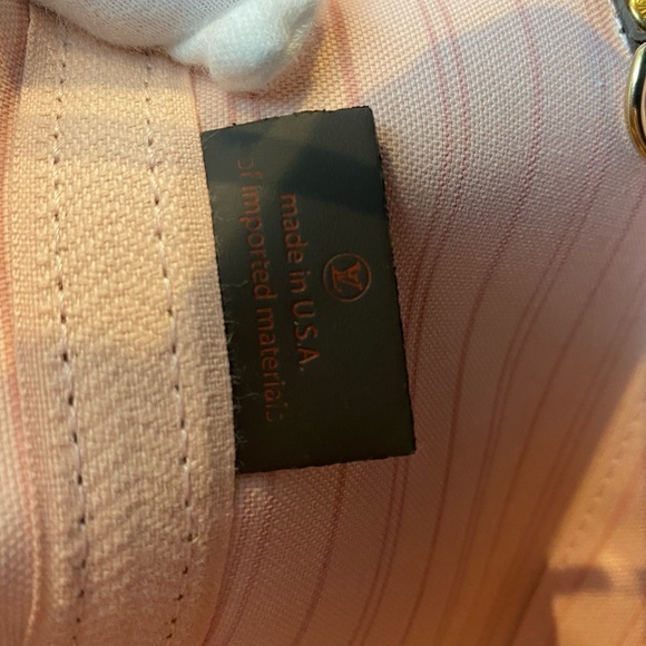 Louis Vuitton Neverfull MM - Picture 6 of 8